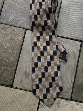 Vintage Via Manzoni 100% Silk Necktie Art Deco Geometric Beige Navy 61x4